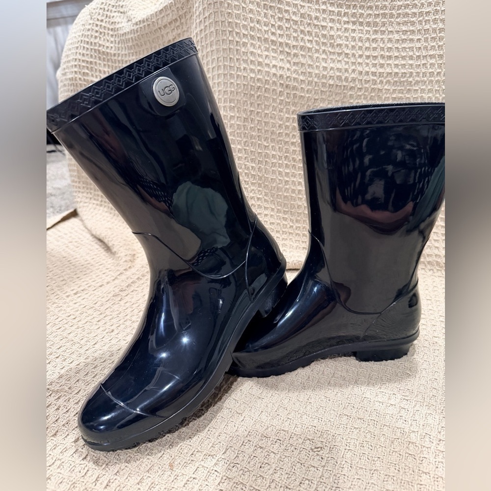 UGG Sienna Rain Boot Waterproof Black High-Gloss Finish Size 7 - Picture 2 of 9